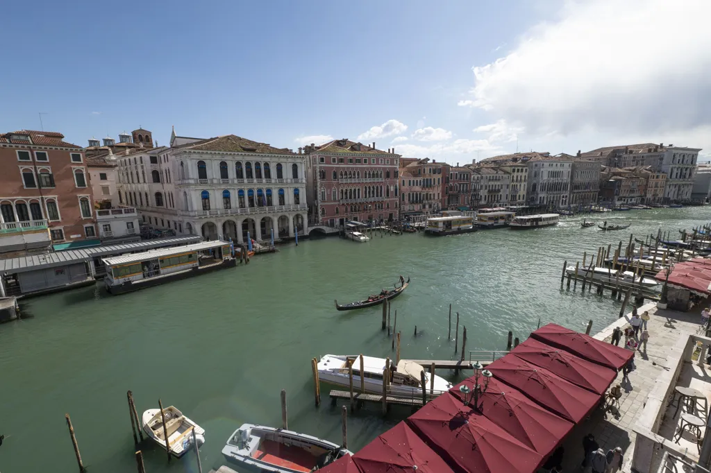 Penthouse with Canal View in Venice