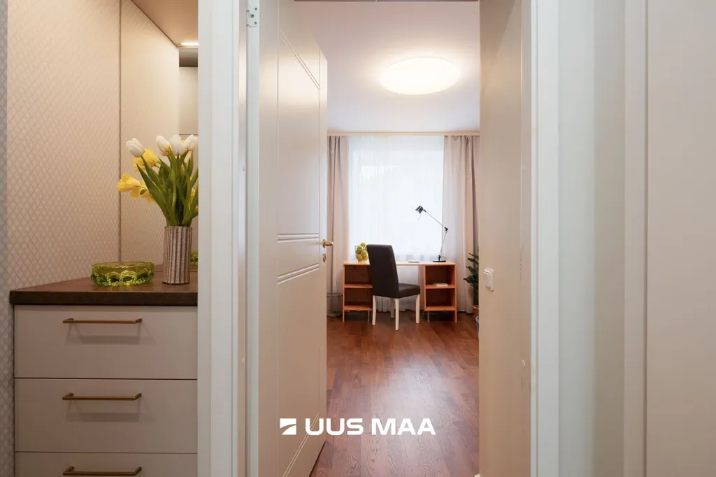 hallway_entrance