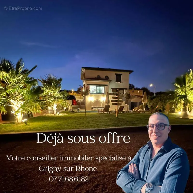Triplex with Courtyard in Grigny Centre