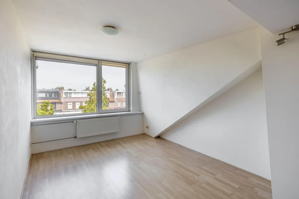 Pièces - 5-Bedroom House with Garden in Rhoon