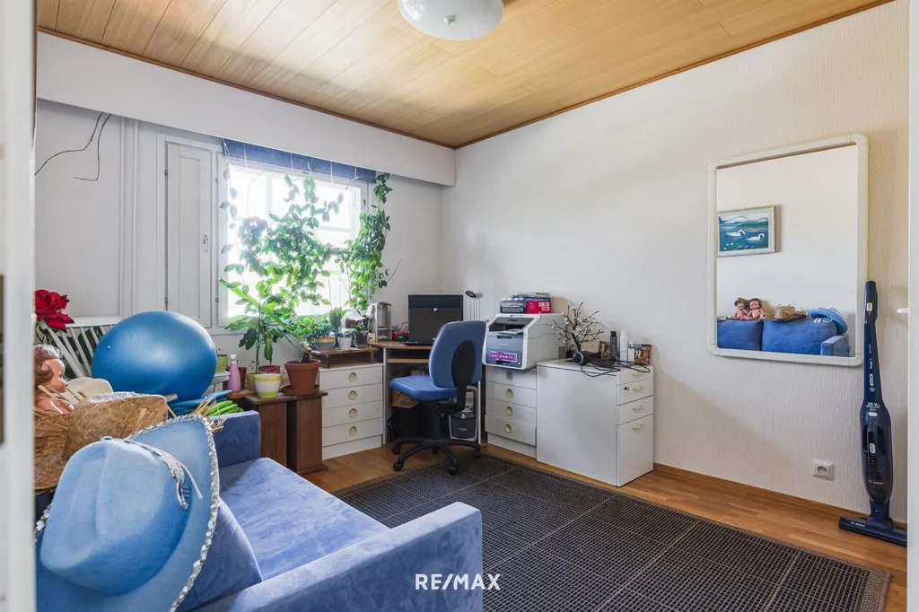 Bureau - Detached House with Sauna in Tönnö, Orimattila