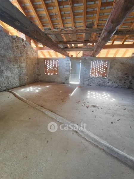 Pièces - Independent House with Garden in Chataignere