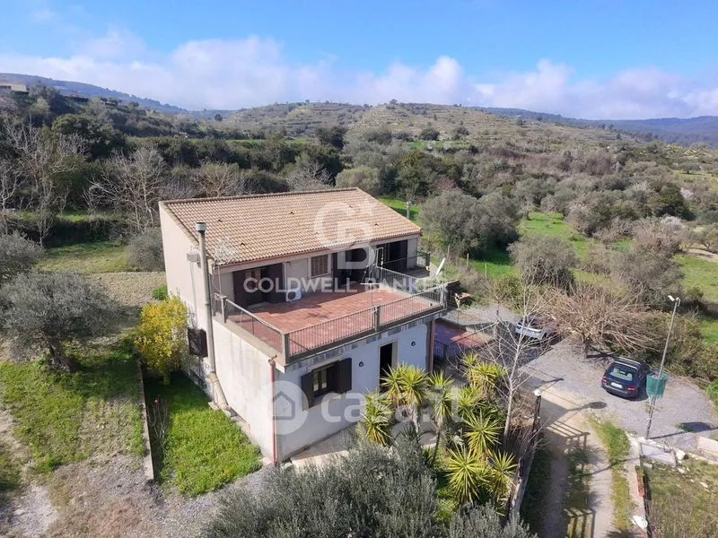 Õhuvaade - Villa with Pool in Monterosso Almo