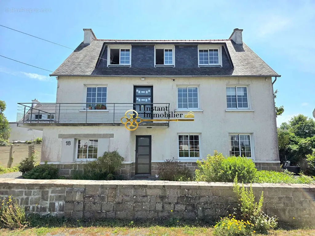 Esterno - Renovated House with Sea View in Carantec
