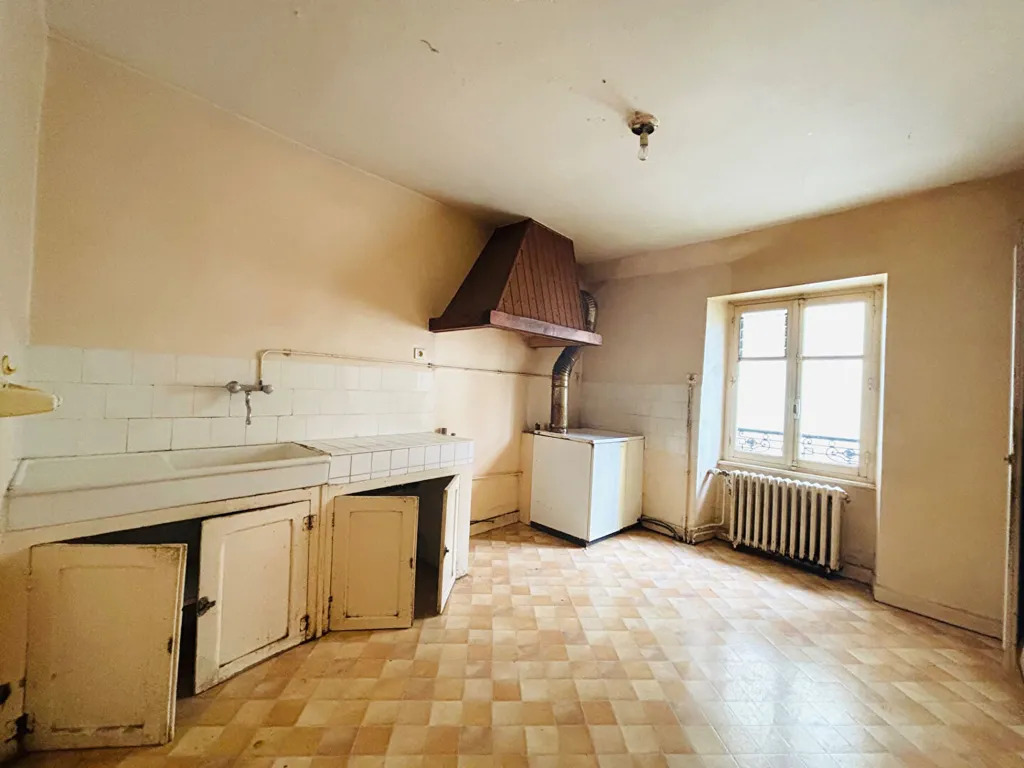 Cuisine - Maison à Rénover avec Jardin au Centre de Quingey
