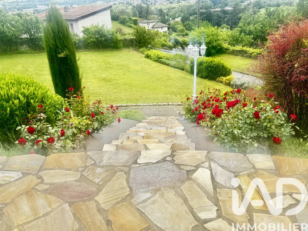 Giardino - Traditional House with Garden View in Saint-Chamond