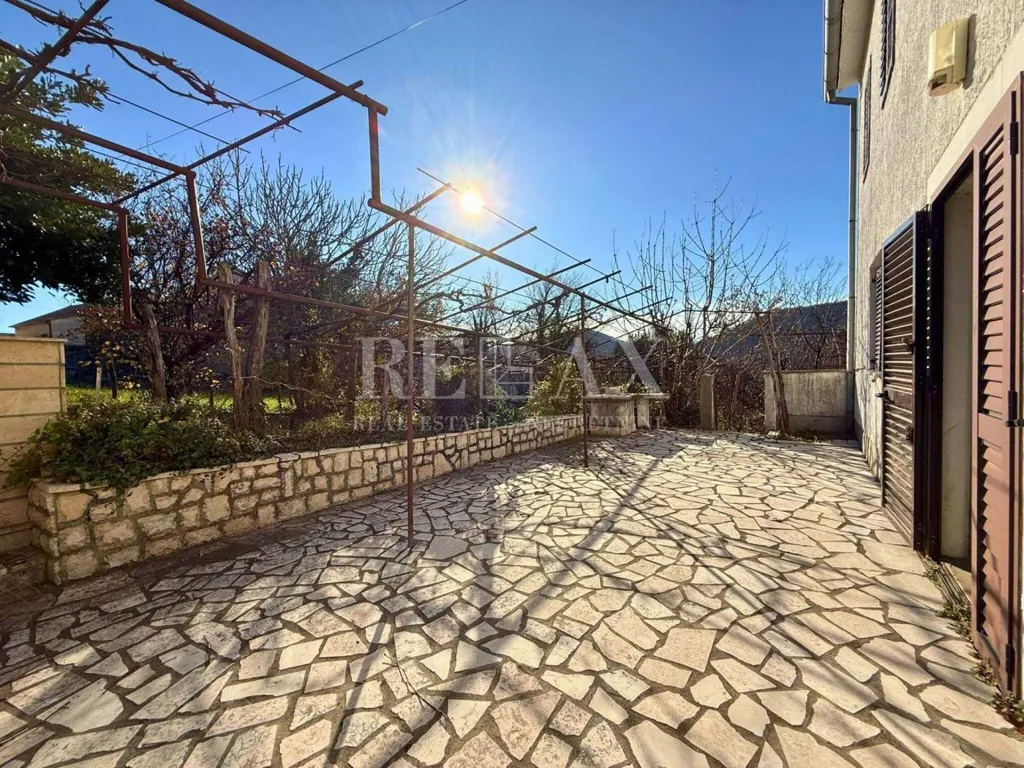 Terrazza - Historic House with Garden in Bribir