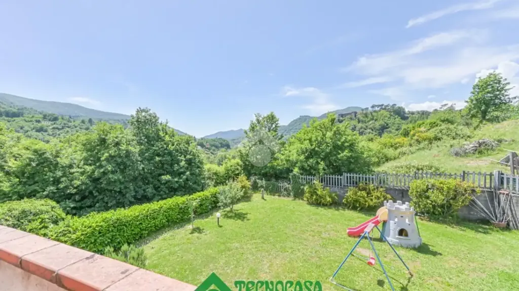 Aed - Villa with Private Garden in Aulla