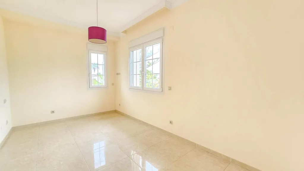 Pièces - Luxury Villa with Pool in Cabo Roig