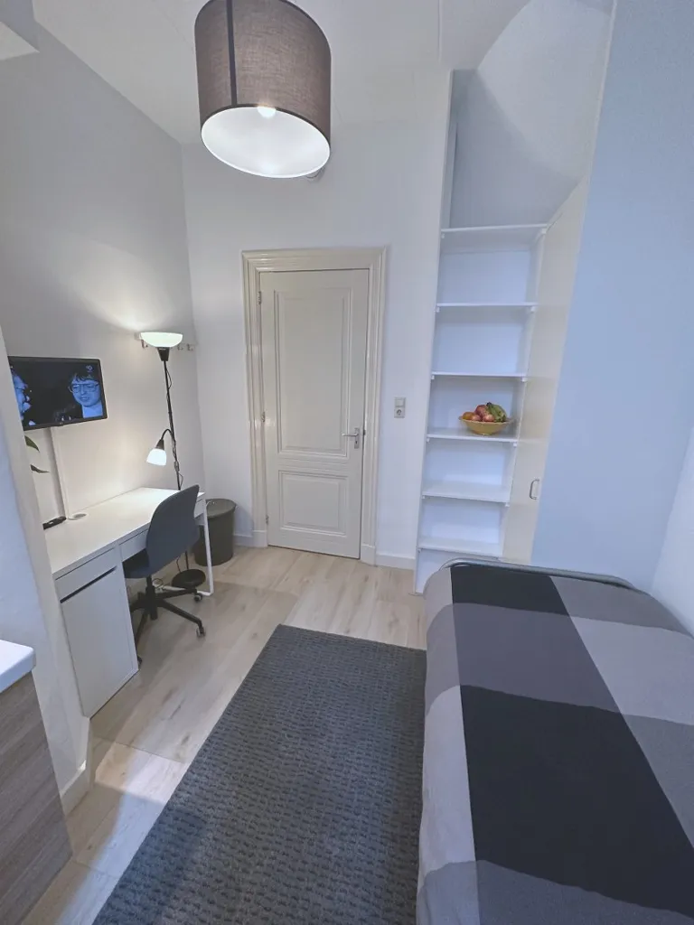 Camere da letto - Furnished Room with Shared Facilities in Kralingen