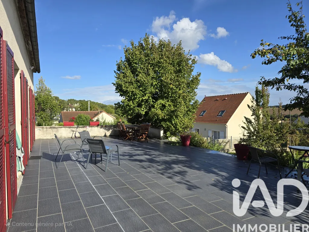 Terrass - House with Terraced Garden in Donnemarie-Dontilly