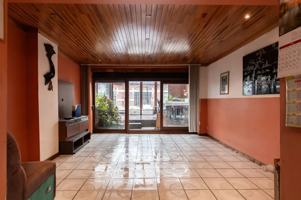Esik - Spacious House with Garden in Ans