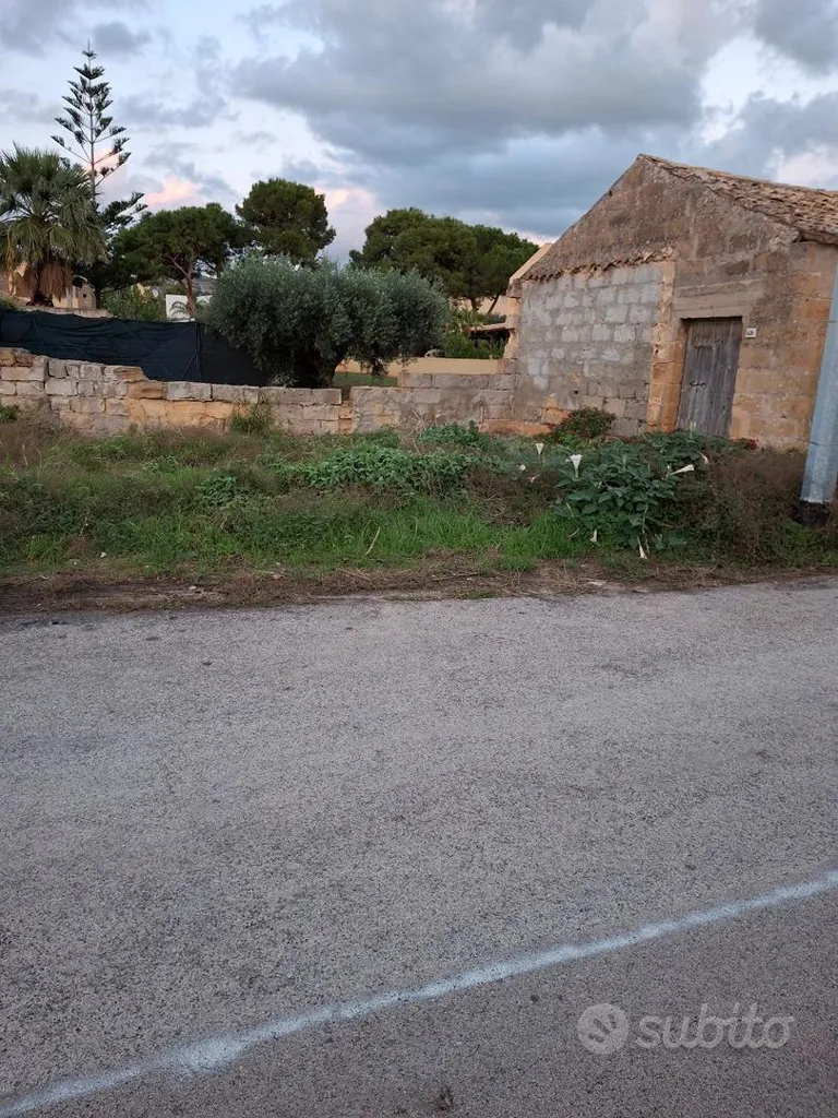 Välivaade - Rustic Farmhouse with Buildable Land in Italy