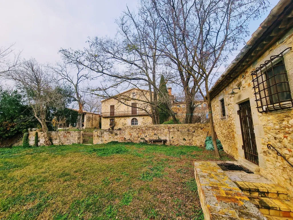 Giardino - Rustic Estate with Masia in Llagostera