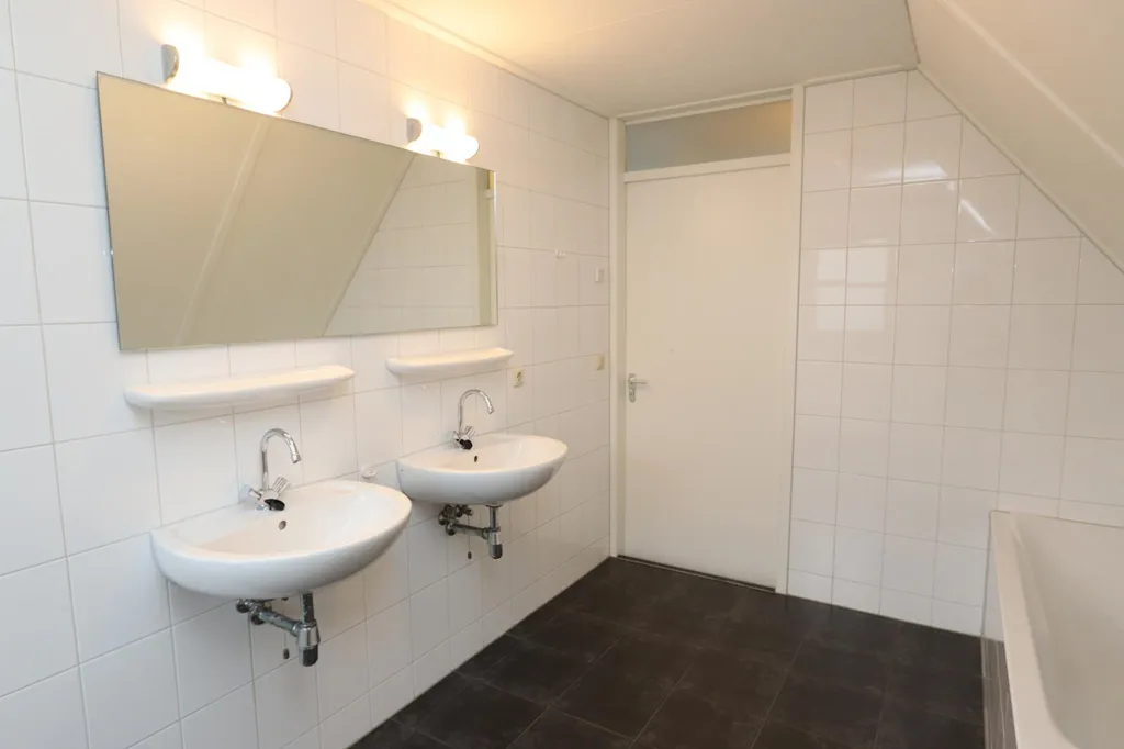 Salles de bain - Detached House with Veranda in Biddinghuizen