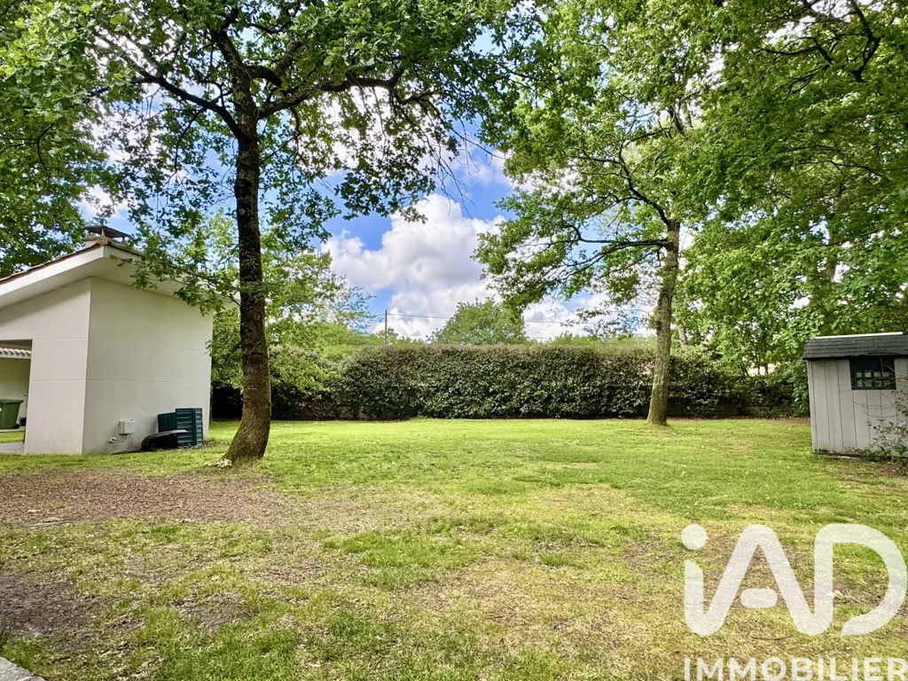 Aed - Family House with Pool in Le Barp