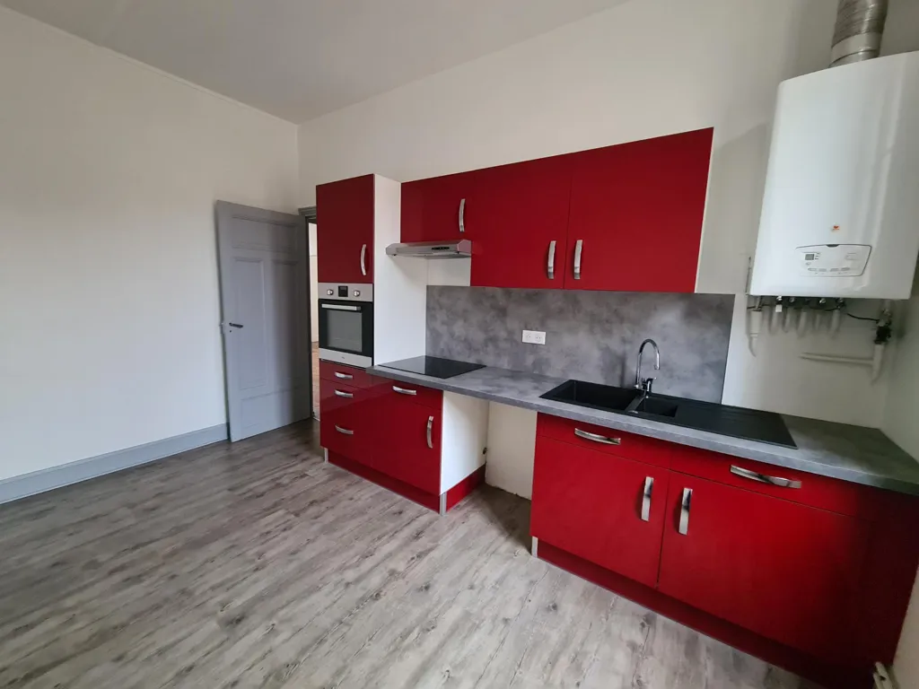 Köök - Fully Renovated Flat with Private Garage in Le Creusot