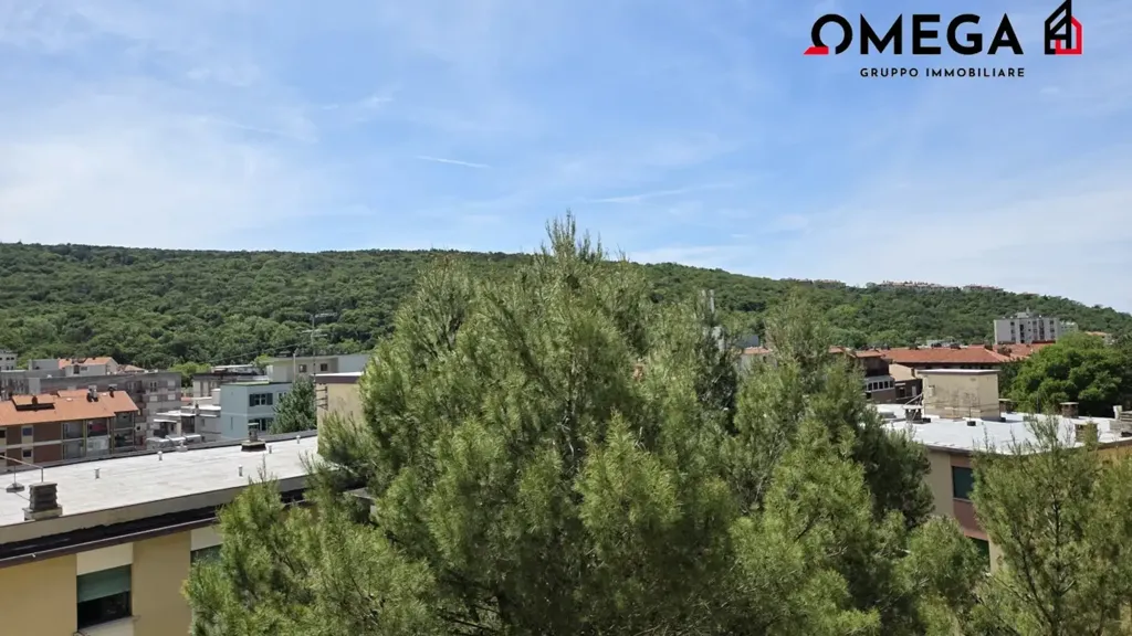 Balcon - Modern Studio with South Exposure in Trieste