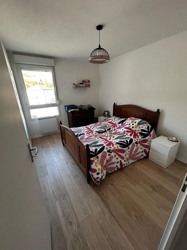 Chambres - Appartement T3 avec Balcon à Saint-Clair de la Tour