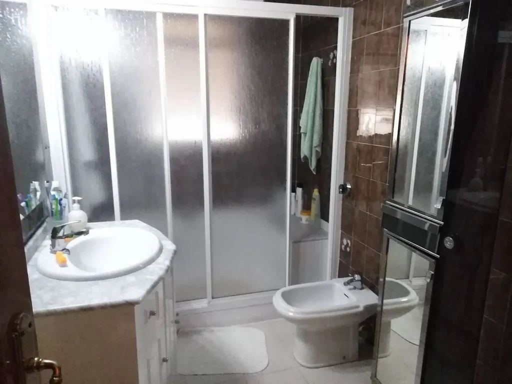 Salles de bain - Bright Apartment with Patio in Almansa