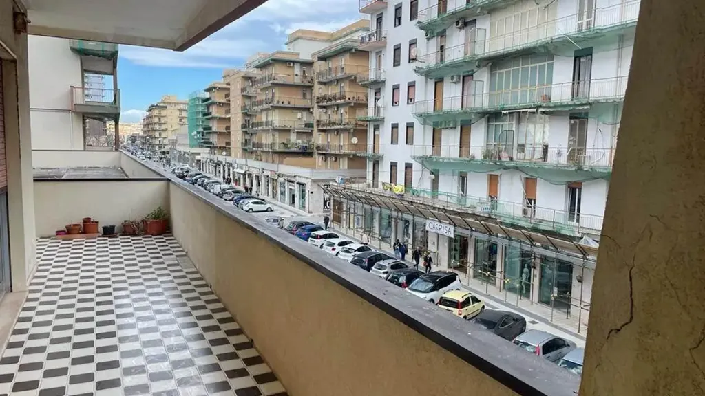 Balcon - 5-Room Apartment in Quiet Area, Siracusa