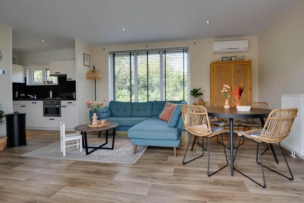Séjour - Bungalow with Garden in Ouddorp
