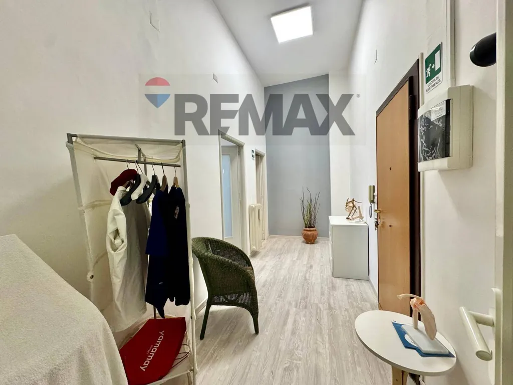 Esik - Rearranged Apartment with Terrace in Molfetta