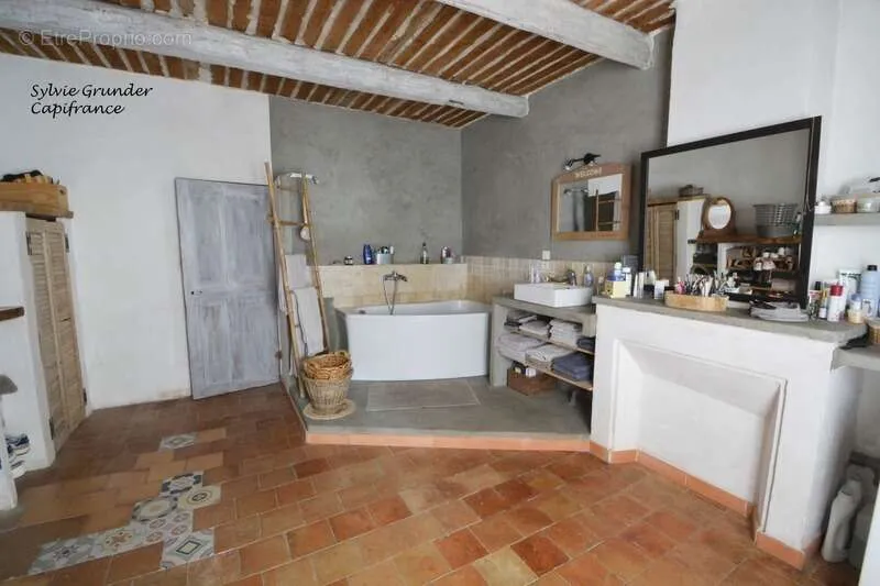Vannitoad - Authentic Bastide with Pool in Eguilles