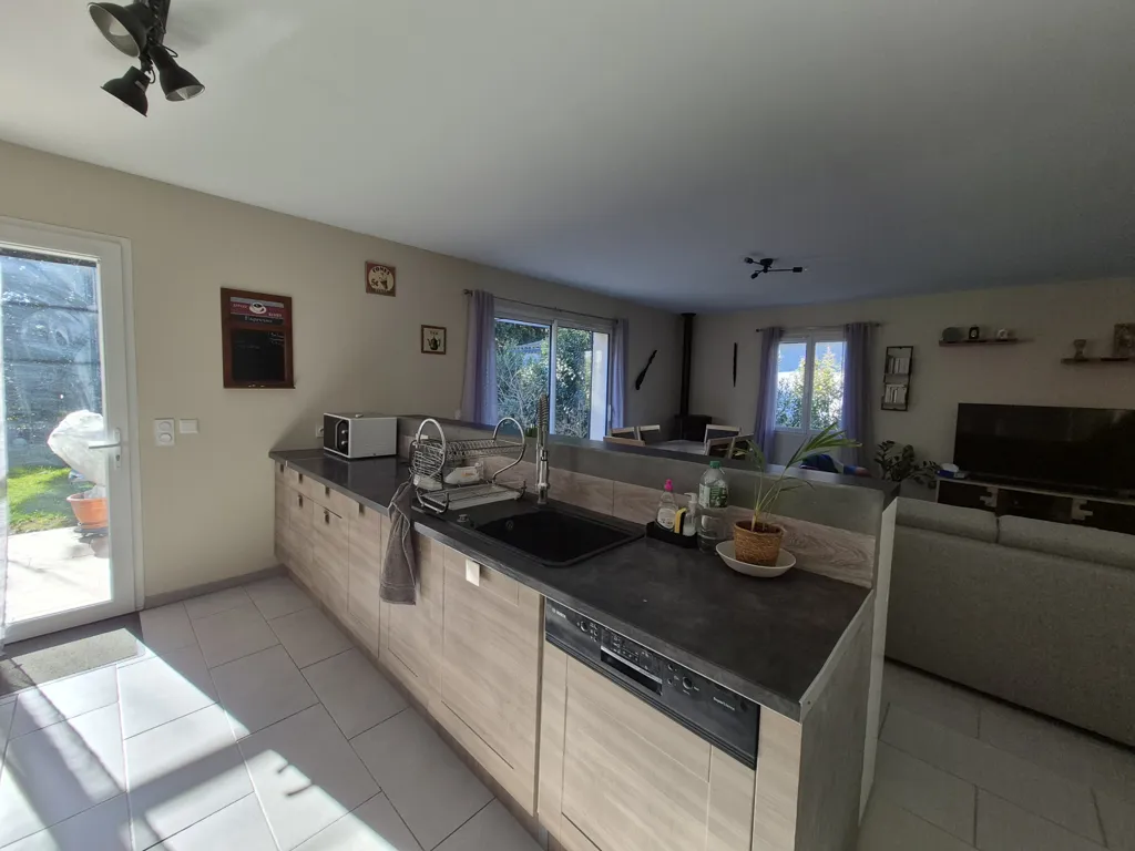 Kitchen - Semi-detached Villa with Pool in Eyragues