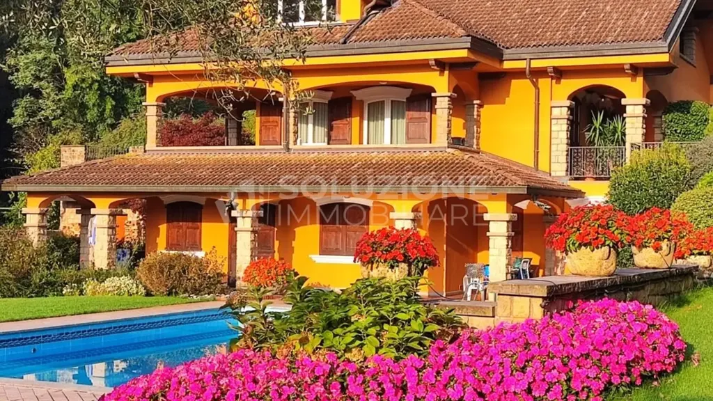 Bassein - Prestigious Villa with Pool in Alzano Lombardo
