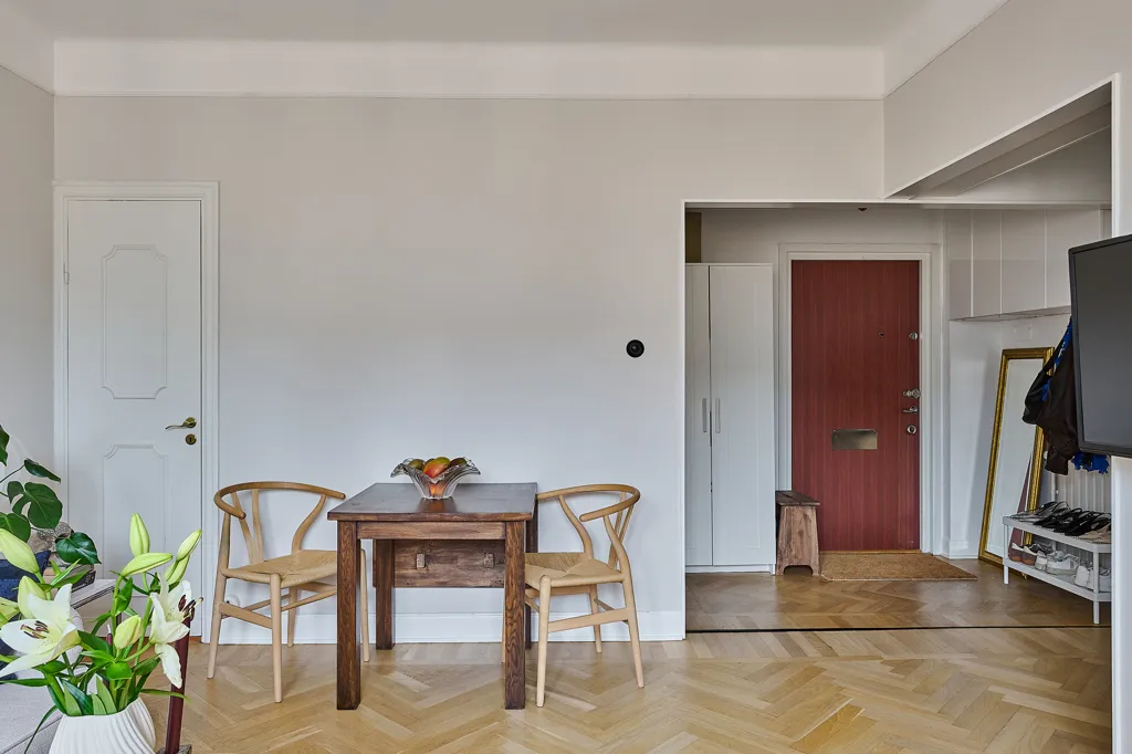 Elutuba - Apartment with East-Facing Balcony in Söder