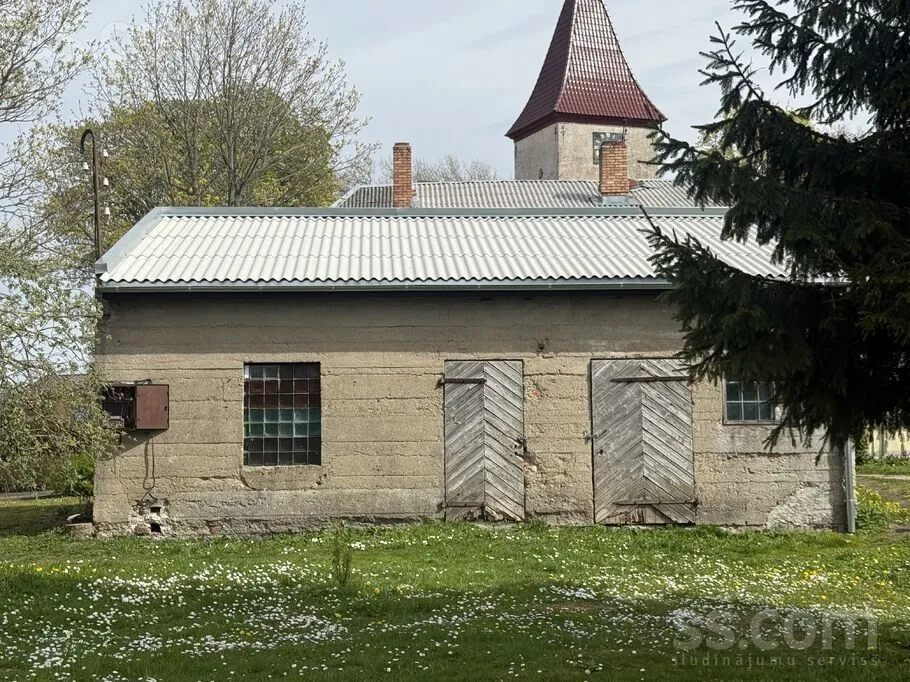 Välivaade - Farmhouse with Land in Durbe Centre