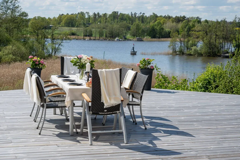 Terrass - Suterräng Villa with Water View in Uppsala