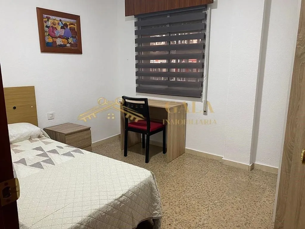 Bedrooms - Student Flat with Terrace in Cáceres Centre