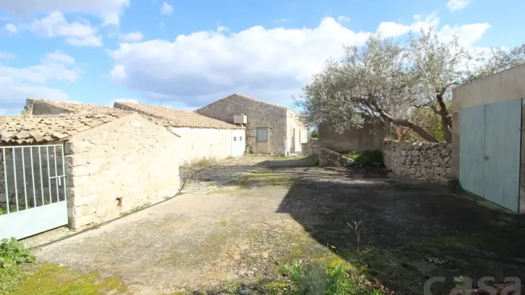 Aed - Rustic Farmhouse with Olive Grove near Rosolini