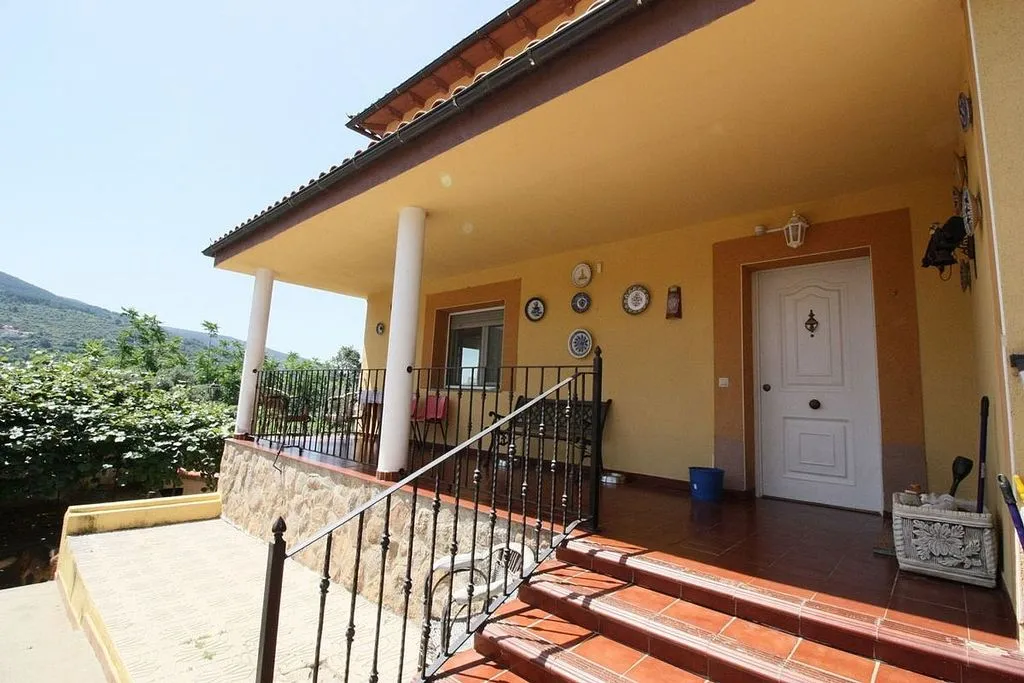 Terrass - Chalet with Terrace in Mombeltrán