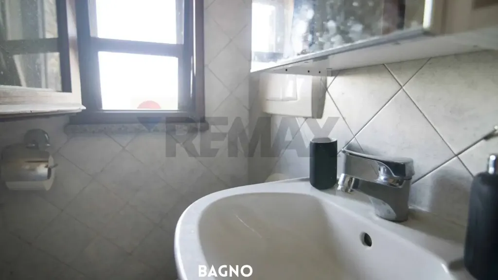 Salles de bain - Rustic Trilocale with Countryside View in Roccastrada