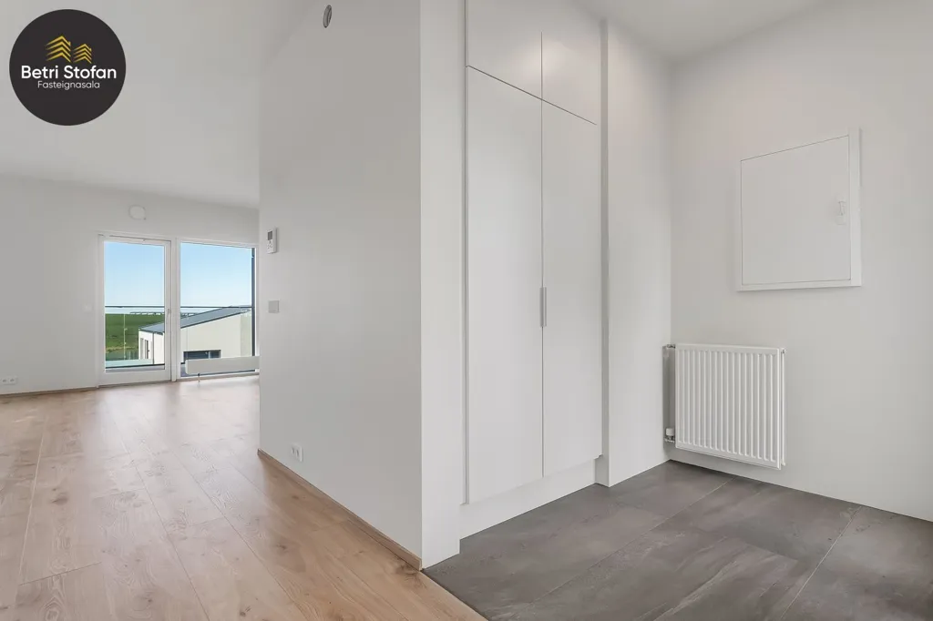 Entrée - Modern Apartment with Garden in Garðabær