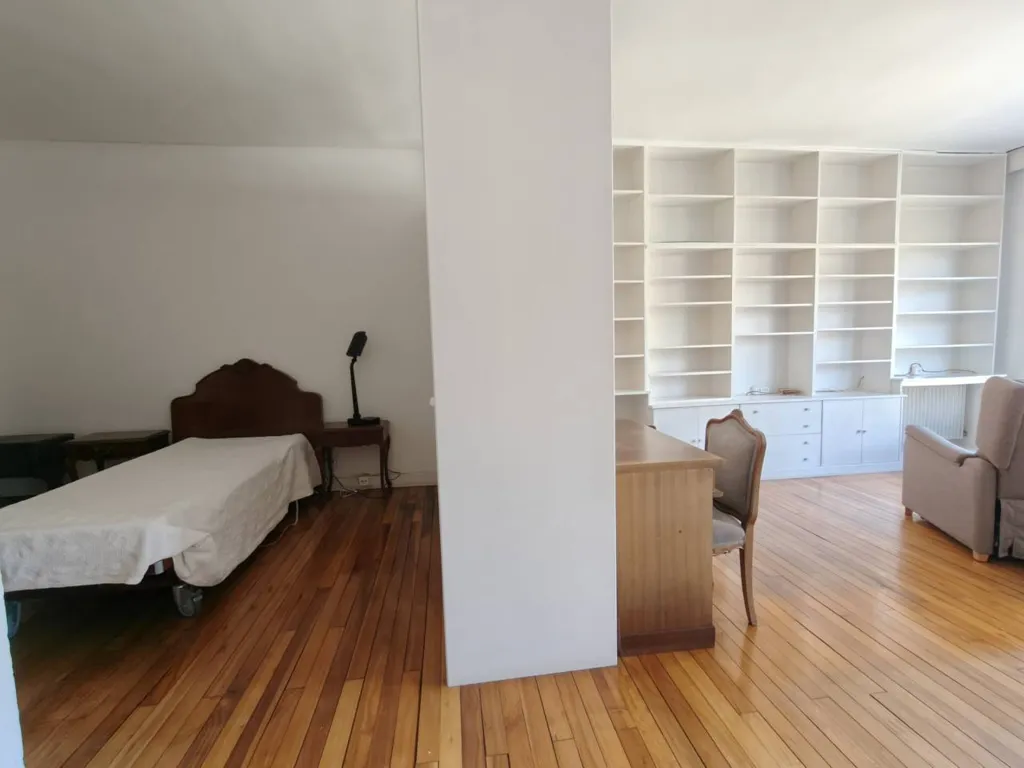Office - Reformable Flat with Guggenheim Views in Abando