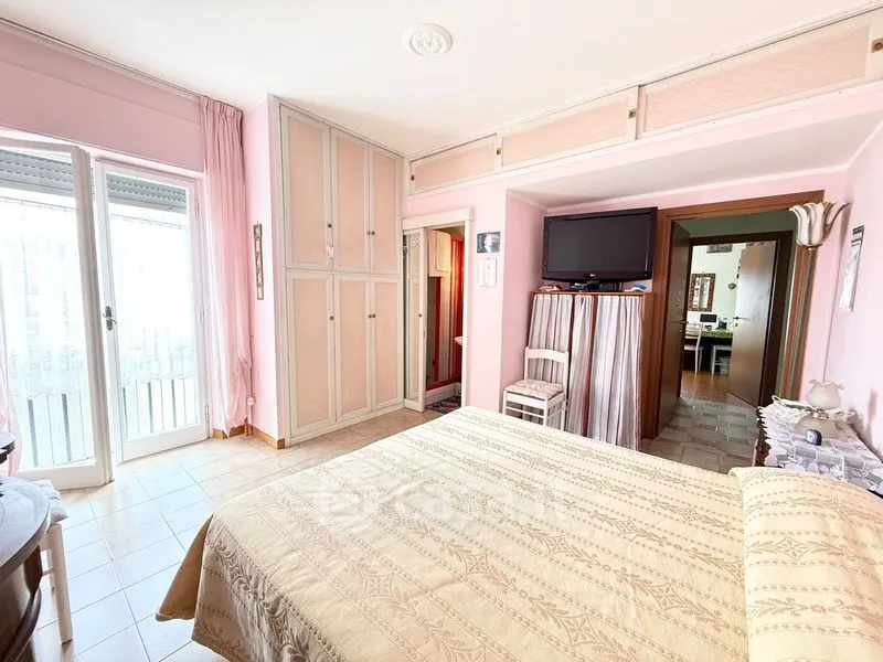 Chambres - Spacious Apartment with Balcony in Rome