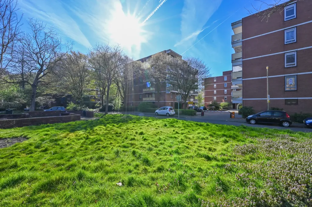 Jardin - Apartment with Green View in 's-Gravenhage