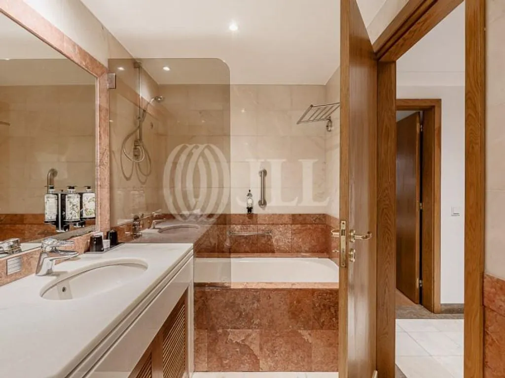 Salles de bain - 1-Bedroom Luxury Apt with Pool in Lisbon