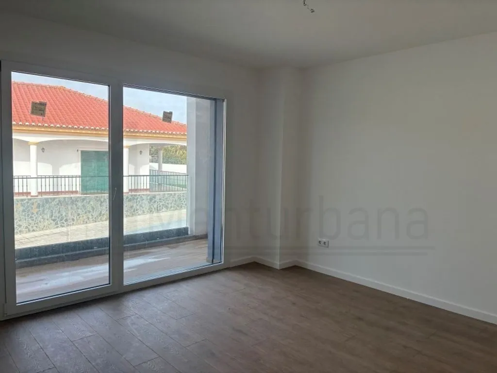 Pièces - Luxury Semidetached House with Pool in Cascais