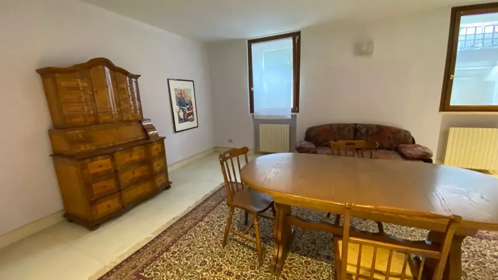 Salle à manger - Architecturally Unique Ground Floor Apartment in Piacenza