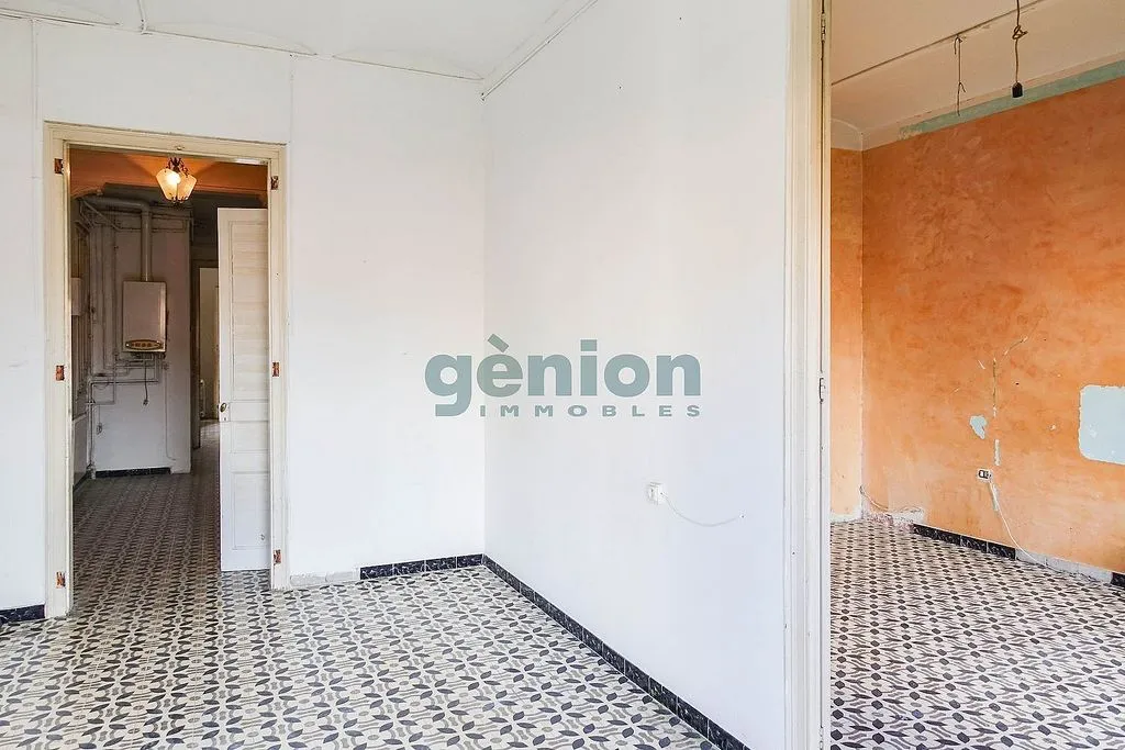 Toad - Historic Flat with Balcony in Girona Centre