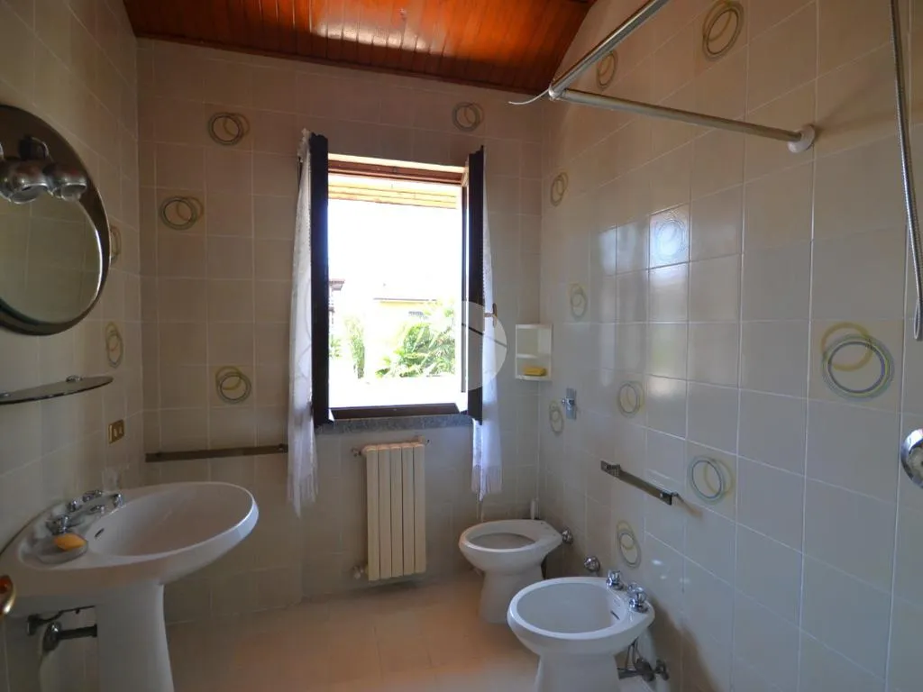 Vannitoad - Detached Villa with Garden in Vittuone