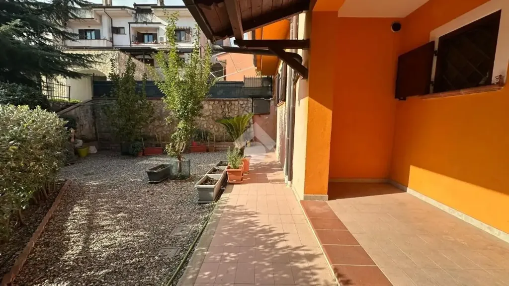 Terrace - Terraced Villa with Private Garden in Cerisano