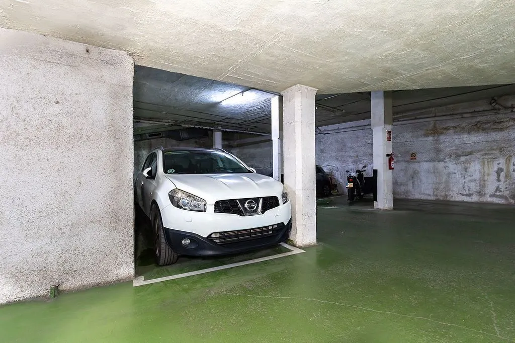 Garage - Apartment with Terrace in Sant Just Desvern