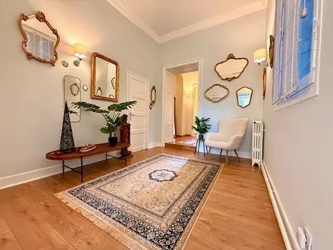 Hallway - Haussmannian Flat with Private Garden in City Centre