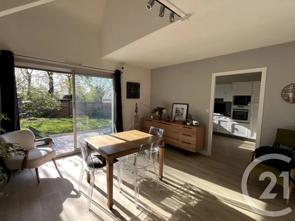 Salle à manger - Maison avec Terrasse et Accès Direct à Rennes